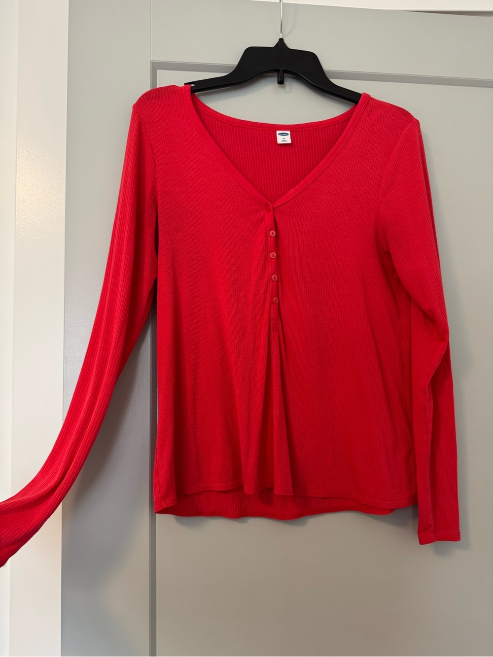 Old Navy Red Ribbed V-Neck Button-Front Long Sleeve Top